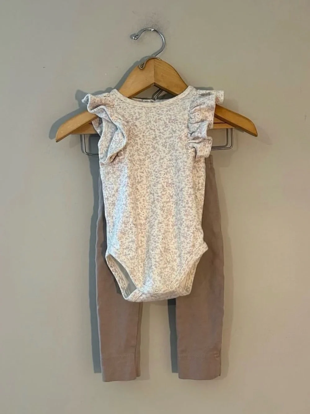$27 ADD Jamie Kay Set 6-12m‎ 12m floral matching onesie ruffle bodysuit leggings